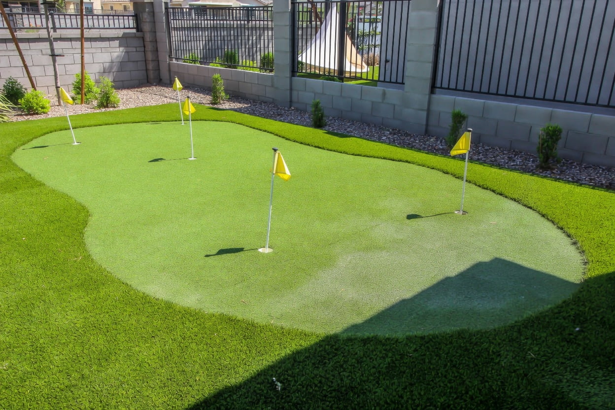 Artificial turf putting green installation in Orlando